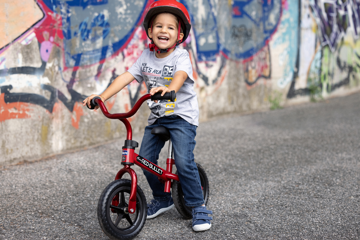 PRIMERA BICICLETA RED BULLET
